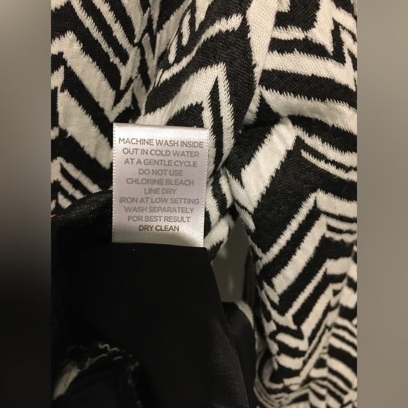 Avenue Black & White Blazer, NWT, Sz 18/20 - Picture 5 of 5